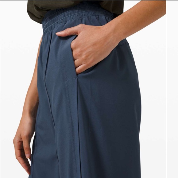 Lululemon Wanderer Culotte - Picture 5 of 10